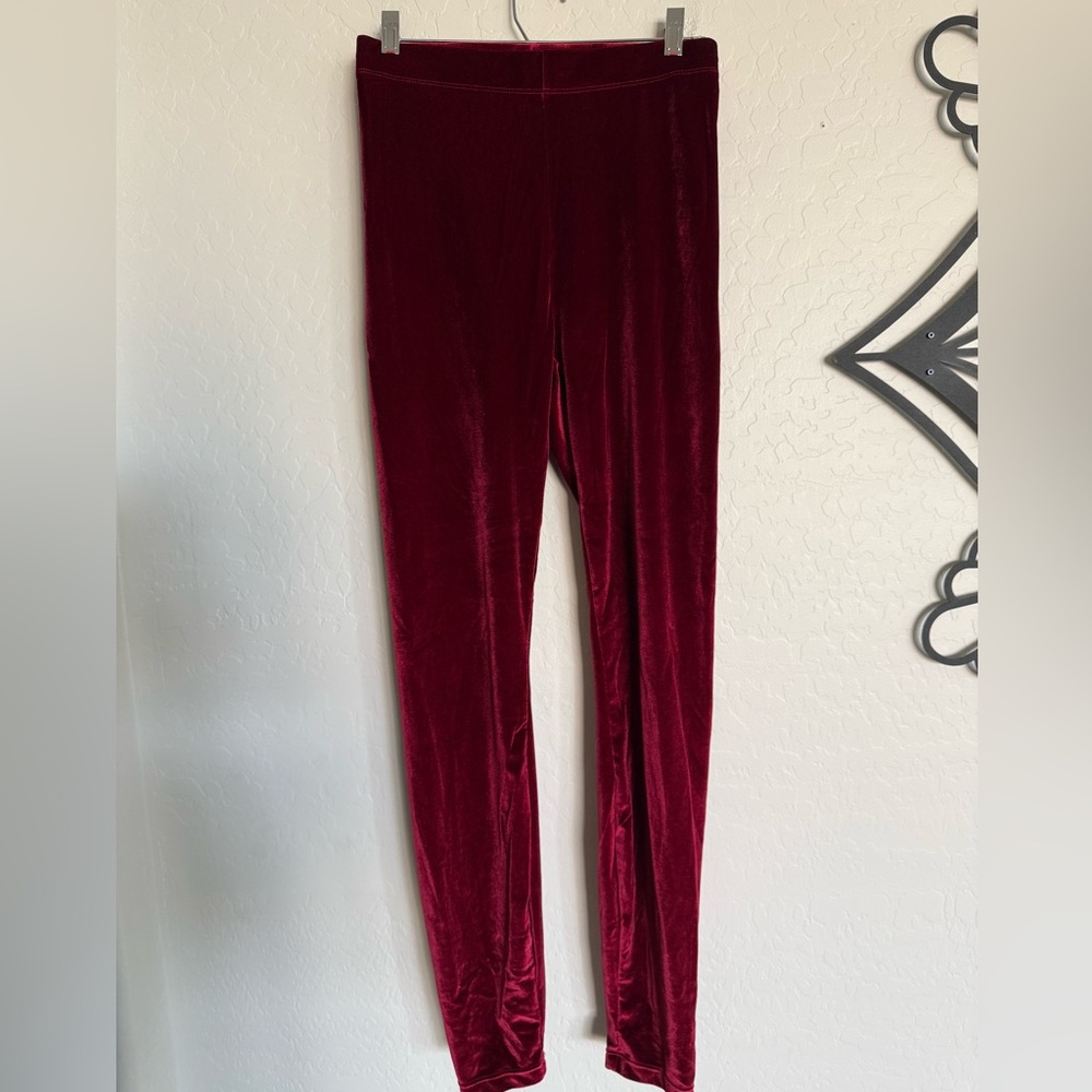 FABLETICS Velour Leggings in Cherry Burst - Small